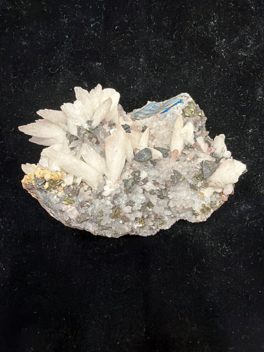 Quartz,Calcite, Hematite, Dolomite & Chalcopyrite
