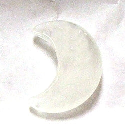 STONE 30mm CRESCENT MOON IN CLEAR QUARTZ