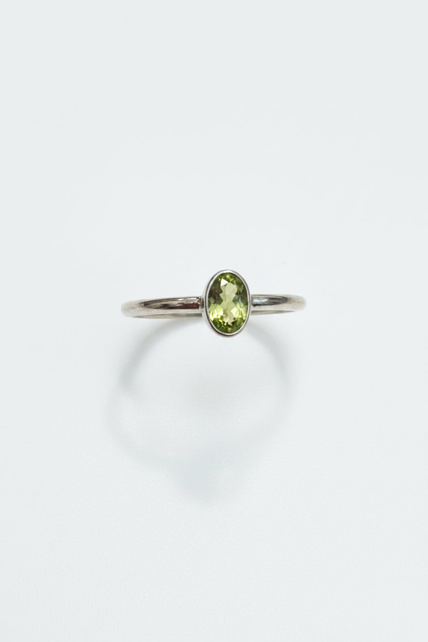 Peridot Faceted Claw Set .925 Sterling Silver Ring