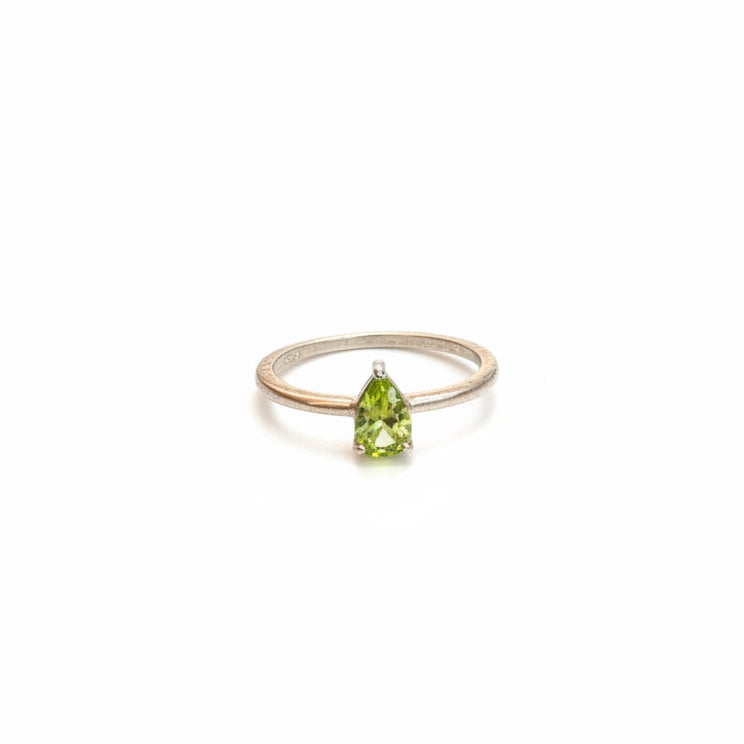 Peridot Drop Faceted Claw Set .925 Sterling Silver Ring Size 6