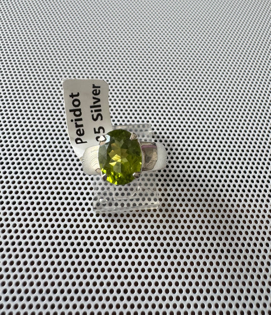 Peridot .925 Silver Ring Size 6