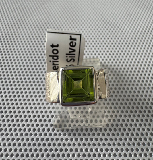 Peridot .925 Silver Ring Size 5