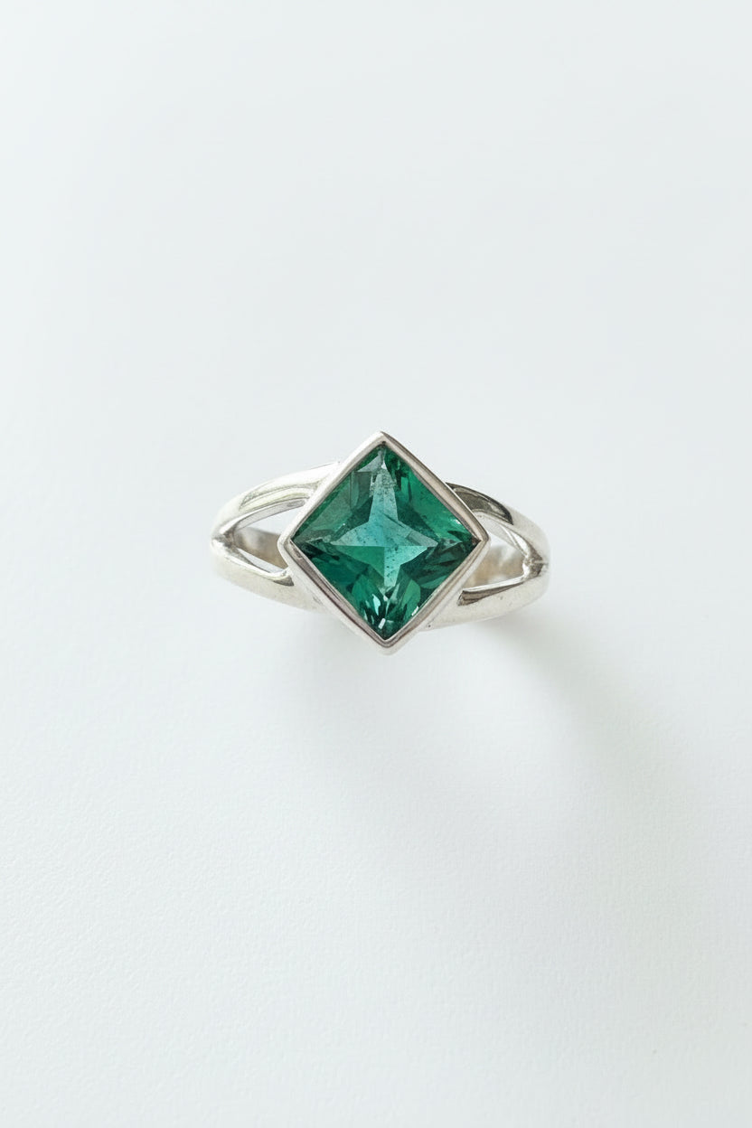 Emerald .925 Silver Ring Size 5