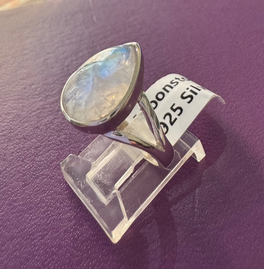 Moonstone .925 Silver Ring Size 6.5