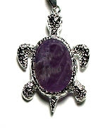 STONE TURTLE PENDANT IN AMETHYST