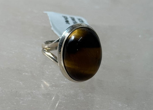 Tiger Eye Africa Sterling Silver Ring Size 7 – striking tiger eye stone from Africa set in sterling silver, perfect for bold and elegant jewelry.
