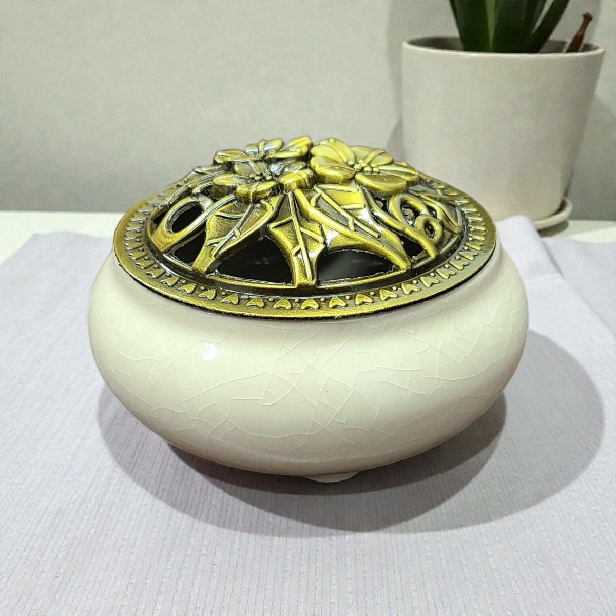 White Ceramic Incense Burner Bowl with Floral Lid – 3.75” Charcoal Incense Holder with Fireproof Felt Pad