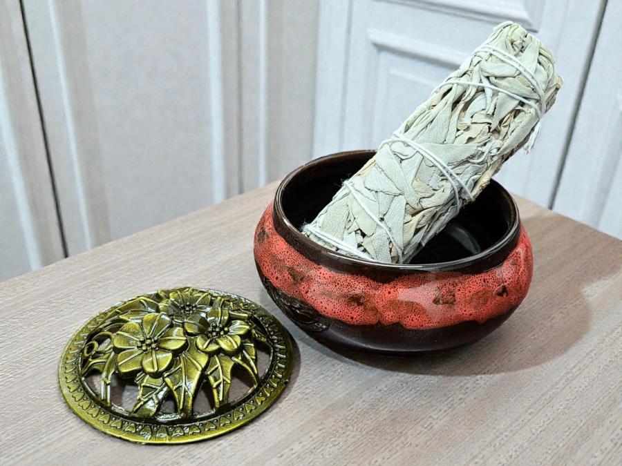 Lava Color Ceramic Incense Burner Bowl with Floral Lid – 3.75” Charcoal Incense Holder with Fireproof Felt Pad