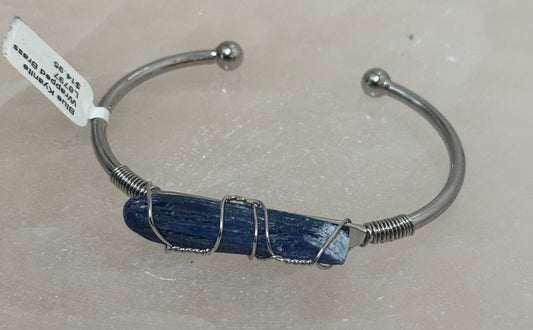 Blue Kyanite Wrapped Brass Bracelet – beautiful blue crystal jewelry known for communication and intuition, wrapped in brass for a stylish look.
