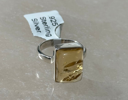 Citrine Sterling Silver Ring Size 6 – bright citrine gemstone set in sterling silver, ideal for vibrant and elegant jewelry.
