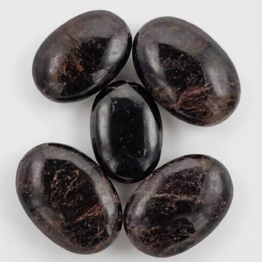 Garnet Palmstone Gallet - India