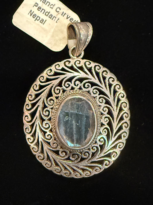 Labradorite Faceted Hand Carved Fine Jali SS Pendant – intricate silver jewelry featuring faceted labradorite and fine jali work symbolizing protection and elegance.
