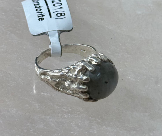 Labradorite Sterling Silver Ring Size 8 – stunning labradorite stone with iridescent flashes set in sterling silver for mystical elegance.
