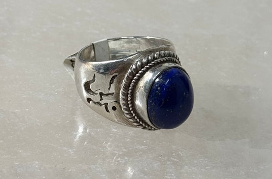 Lapis Lazuli Sterling Silver Ring Size 7 – rich blue lapis lazuli stone set in sterling silver, perfect for bold and elegant jewelry.
