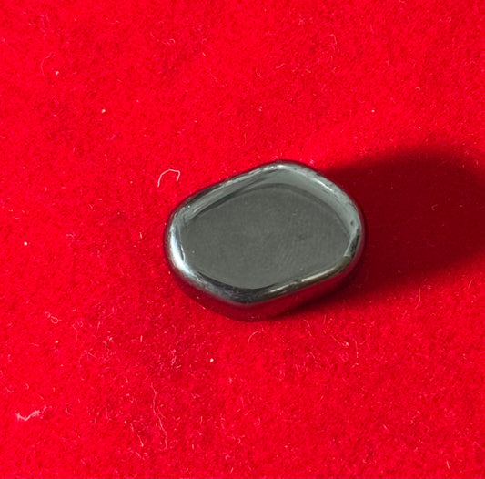Magnetic Hematite Nugget – natural magnetic hematite stone known for grounding and energy balancing properties.
