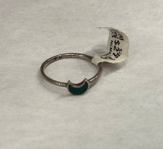 Malachite Moon Shaped Sterling Silver Ring size 9 – unique crescent design featuring vibrant green crystal known for transformation and protection.
