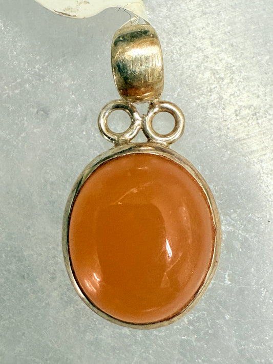 Moonstone Peach Oval Sterling Silver Pendant – gentle crystal jewelry for emotional healing, love, and inner peace.