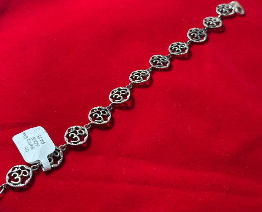 Om Sterling Silver Bracelet – spiritual Om symbol crafted in sterling silver, perfect for meaningful and elegant jewelry.
