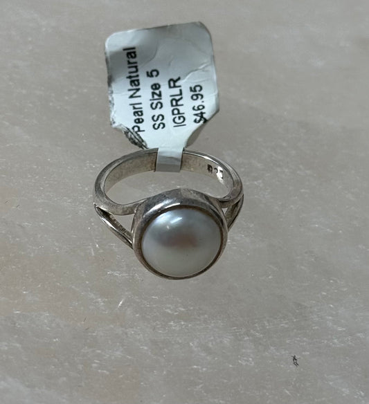 Pearl Natural Sterling Silver Ring Size 5 – classic natural pearl set in sterling silver, ideal for timeless and elegant jewelry.
