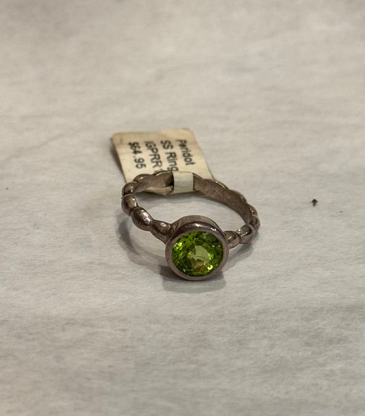 Peridot Sterling Silver Ring size 8 – vibrant green crystal jewelry known for abundance, healing, and positive energy.
