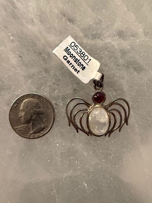 R. Moonstone Garnet Sterling Silver Spider Pendant – unique pendant featuring moonstone and garnet crystals with spider design symbolizing creativity and protection.
