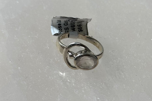 Rose Quartz Goddess Stone Sterling Silver Crystal Ring Size 6 – soft pink rose quartz with goddess design set in sterling silver, ideal for romantic and spiritual jewelry.
