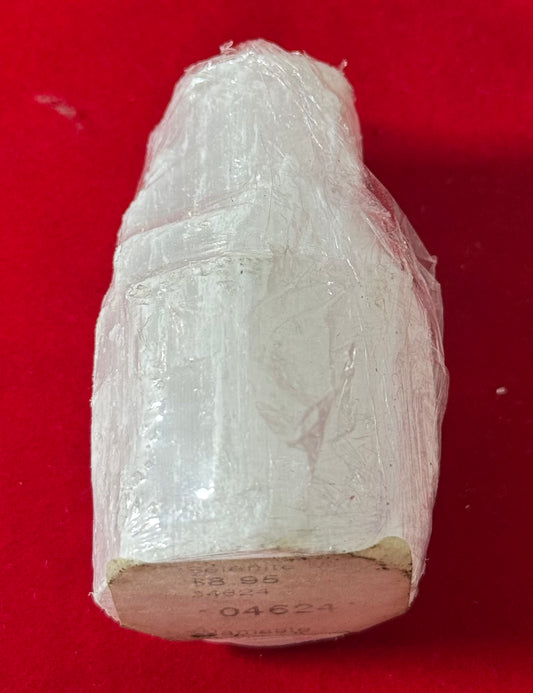Selenite Iceberg White Mini Candle Holder – elegant white selenite candle holder shaped like an iceberg, perfect for spiritual ambiance.
