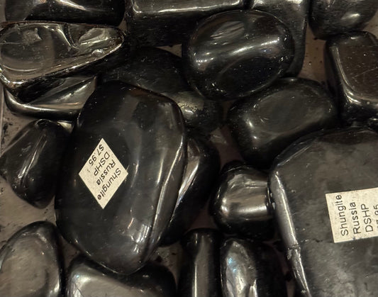 Shungite Russia Crystal – powerful natural crystal from Russia, renowned for its protective and cleansing properties.
