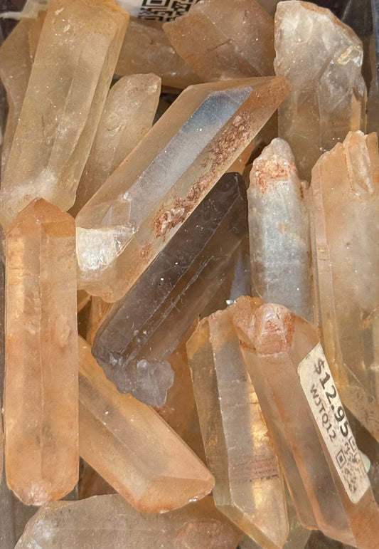 Tangerine Quartz Point Crystal Raw – natural raw orange quartz point, perfect for creativity and energy boosting.
