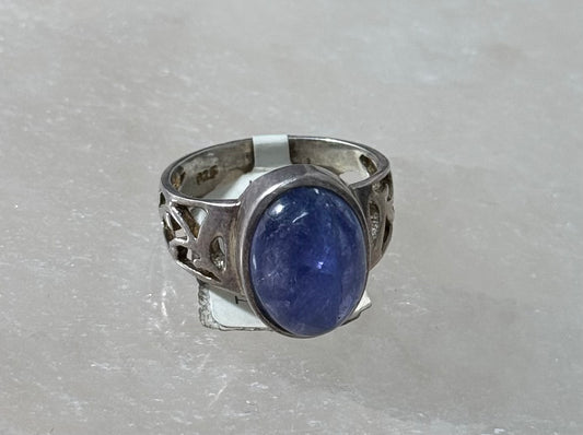 Tanzanite Sterling Silver Ring Size 7.5 – vibrant tanzanite gemstone set in sterling silver, perfect for elegant and unique jewelry.
